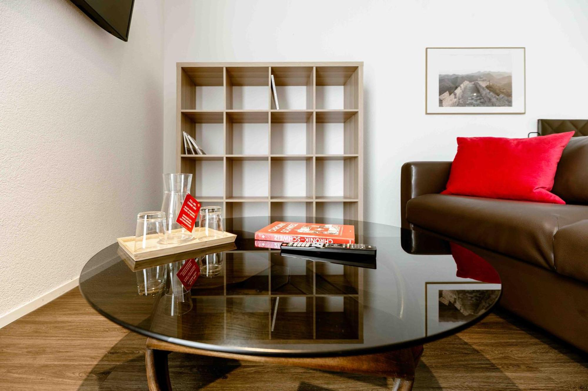 Los Lorentes Apartments Bern Airport เบลพ์ ภายนอก รูปภาพ