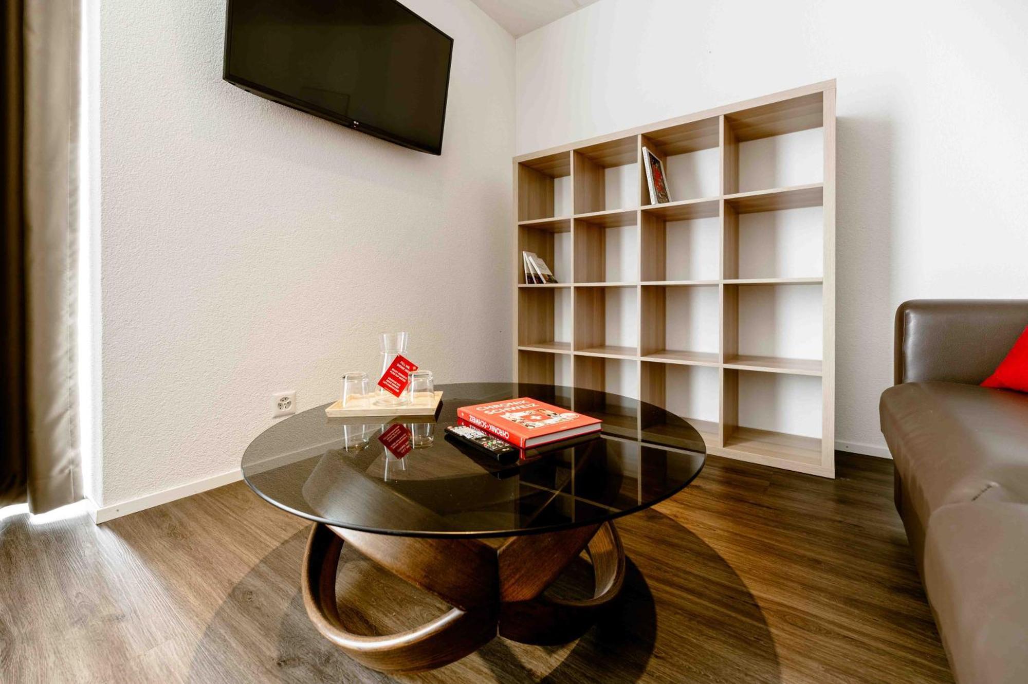 Los Lorentes Apartments Bern Airport เบลพ์ ภายนอก รูปภาพ