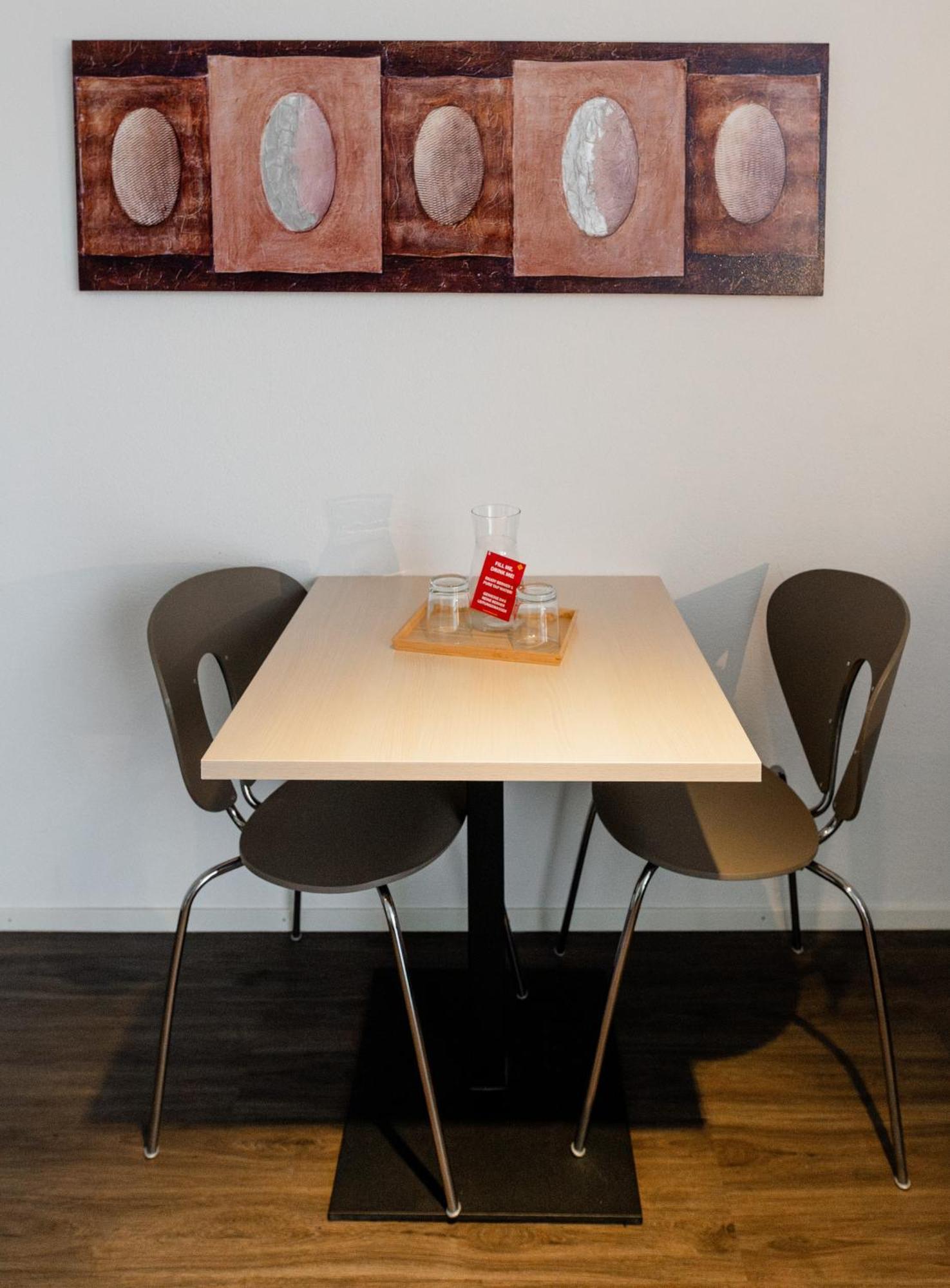 Los Lorentes Apartments Bern Airport เบลพ์ ภายนอก รูปภาพ