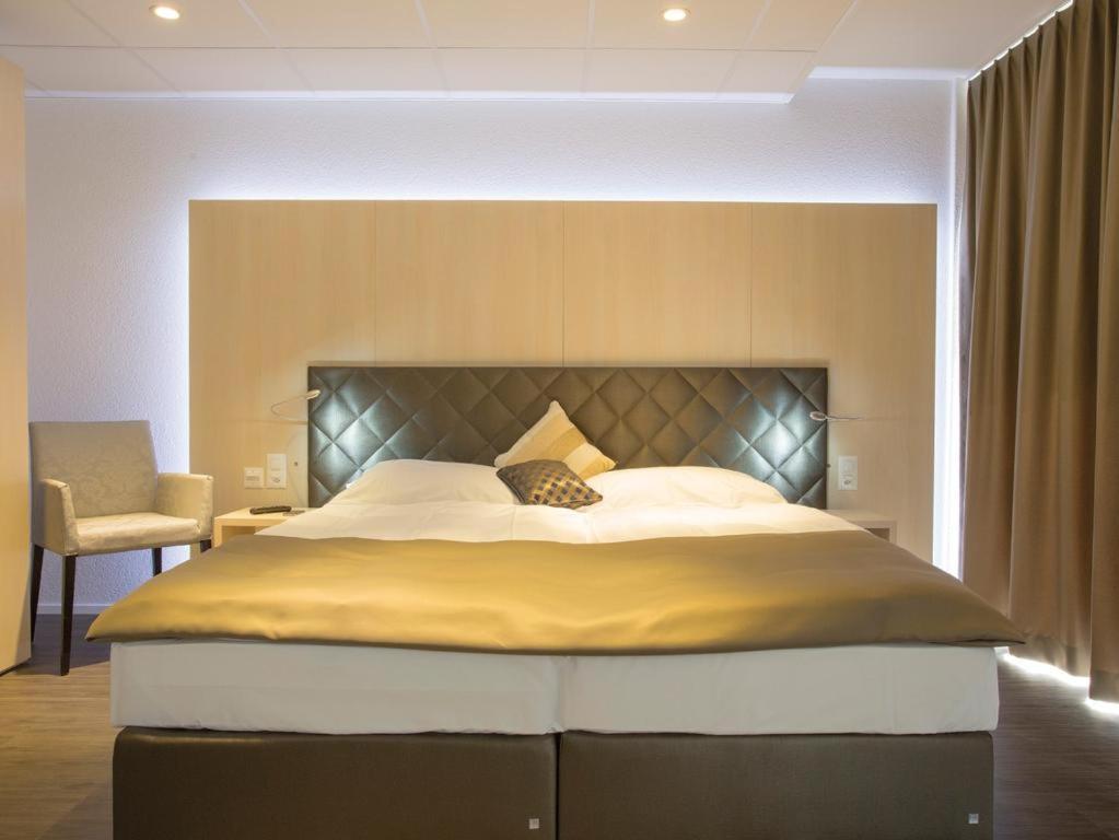 Los Lorentes Apartments Bern Airport เบลพ์ ภายนอก รูปภาพ