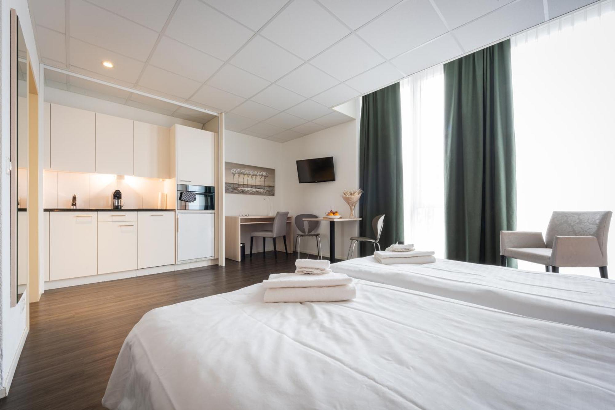 Los Lorentes Apartments Bern Airport เบลพ์ ภายนอก รูปภาพ